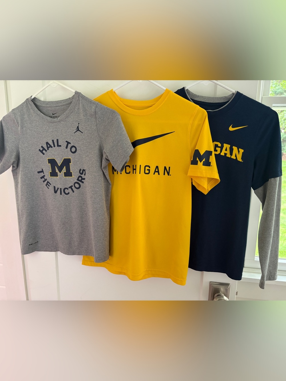 NWOT boy's The Nike Dri fit University of Michigan tee shirt bundle sz L XL
